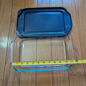 Pyrex Basics Navy 11" x 7.5" Baking Dish with Lid